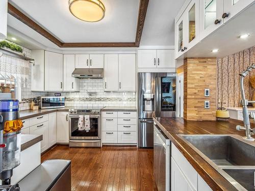 7731 152 Street, Edmonton, AB - Indoor Photo Showing Kitchen With Upgraded Kitchen