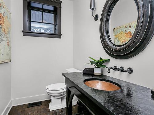 12708 39 Avenue, Edmonton, AB - Indoor Photo Showing Bathroom