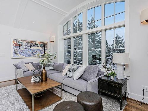 12708 39 Avenue, Edmonton, AB - Indoor Photo Showing Living Room