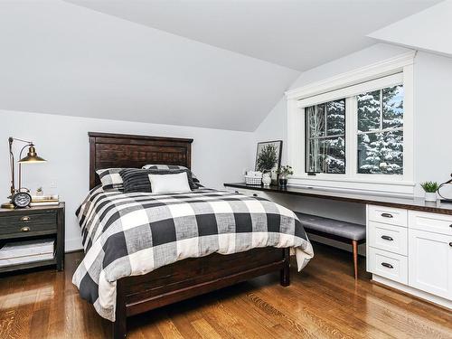 12708 39 Avenue, Edmonton, AB - Indoor Photo Showing Bedroom