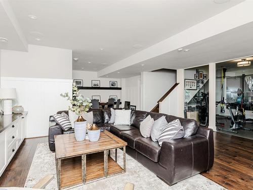 12708 39 Avenue, Edmonton, AB - Indoor Photo Showing Living Room