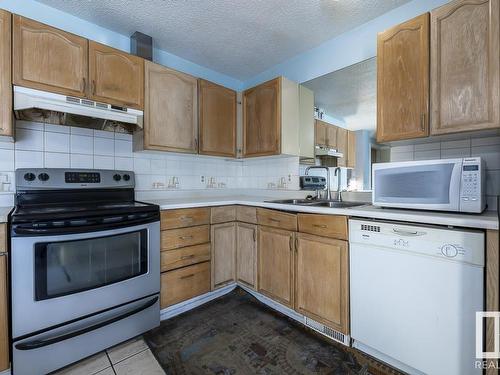 4571 32 Avenue, Edmonton, AB - Indoor Photo Showing Kitchen