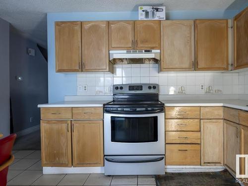 4571 32 Avenue, Edmonton, AB - Indoor Photo Showing Kitchen