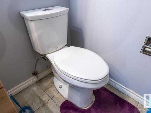 4571 32 Avenue, Edmonton, AB - Indoor Photo Showing Bathroom