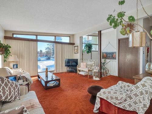 14236 79 Street, Edmonton, AB - Indoor Photo Showing Living Room