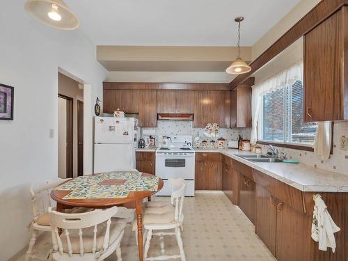 14236 79 Street, Edmonton, AB - Indoor Photo Showing Kitchen With Double Sink