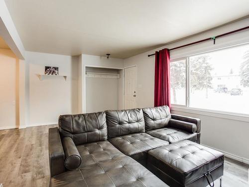 5113 106A Street, Edmonton, AB - Indoor Photo Showing Living Room