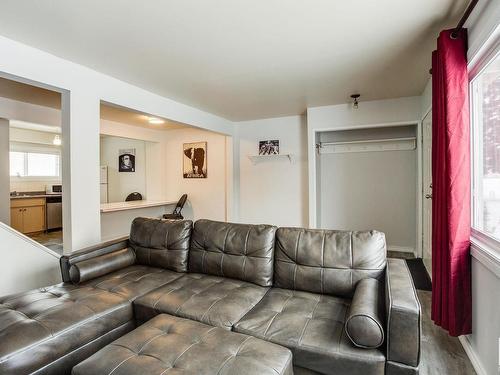 5113 106A Street, Edmonton, AB - Indoor Photo Showing Living Room