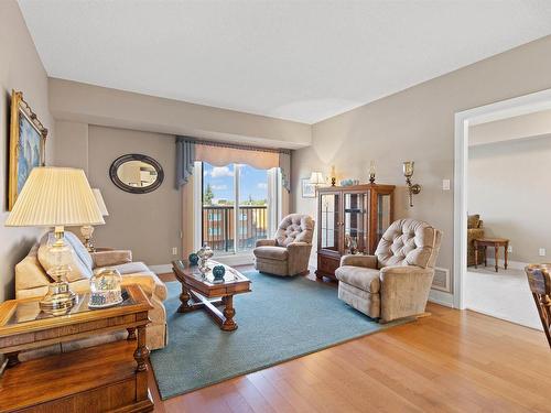 407 6608 28 Avenue, Edmonton, AB - Indoor Photo Showing Living Room