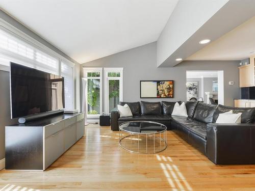 9507 141 Street, Edmonton, AB - Indoor Photo Showing Living Room