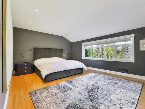 9507 141 Street, Edmonton, AB - Indoor Photo Showing Bedroom