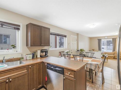 2 11841 97 Street, Edmonton, AB - Indoor Photo Showing Kitchen