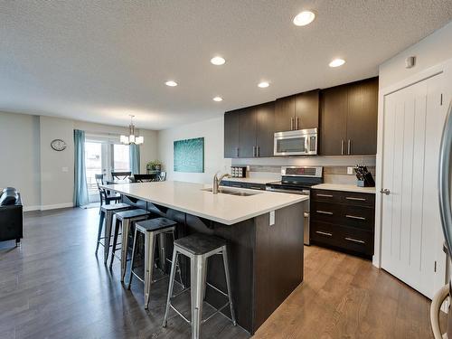 13824 165 Avenue, Edmonton, AB - Indoor Photo Showing Kitchen With Upgraded Kitchen