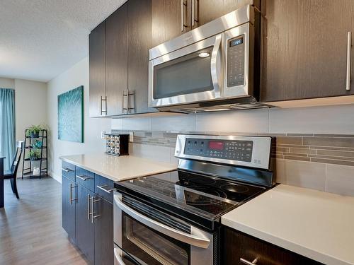 13824 165 Avenue, Edmonton, AB - Indoor Photo Showing Kitchen