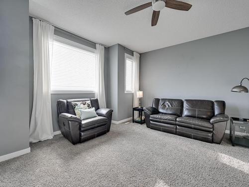 13824 165 Avenue, Edmonton, AB - Indoor Photo Showing Living Room