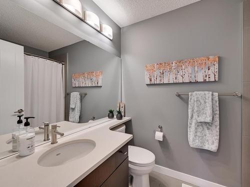 13824 165 Avenue, Edmonton, AB - Indoor Photo Showing Bathroom