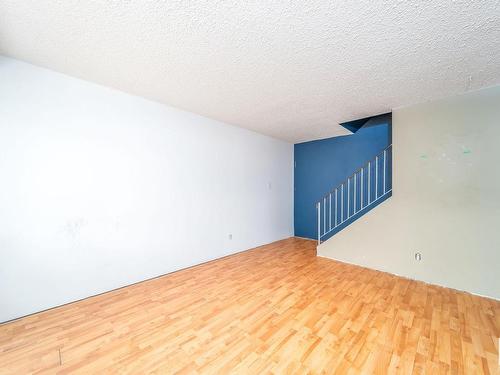 62 Willowdale Place Nw, Edmonton, AB - Indoor Photo Showing Other Room