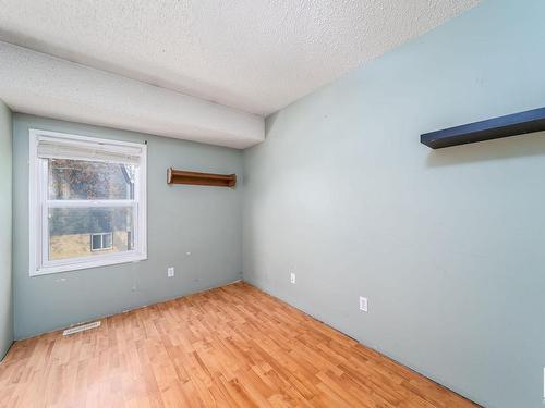 62 Willowdale Place Nw, Edmonton, AB - Indoor Photo Showing Other Room