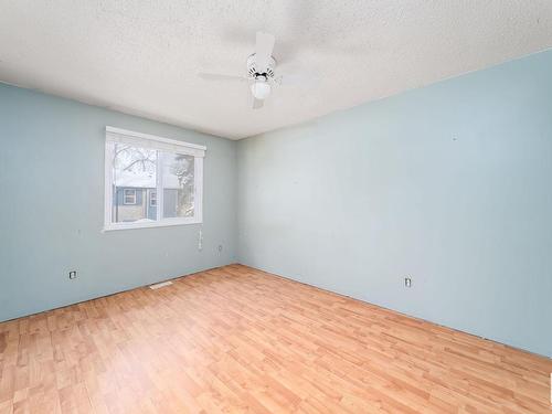 62 Willowdale Place Nw, Edmonton, AB - Indoor Photo Showing Other Room