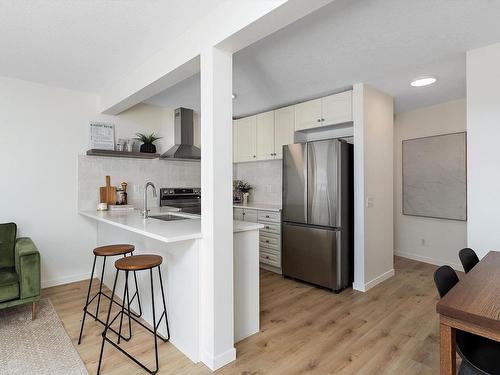 35 230 Edwards Drive, Edmonton, AB - Indoor Photo Showing Kitchen