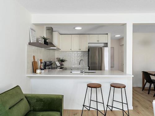 35 230 Edwards Drive, Edmonton, AB - Indoor Photo Showing Kitchen