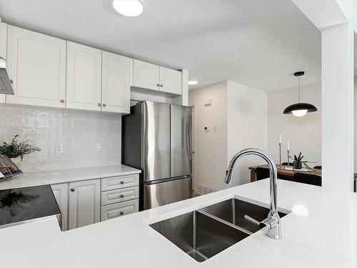 35 230 Edwards Drive, Edmonton, AB - Indoor Photo Showing Kitchen With Double Sink With Upgraded Kitchen