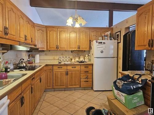 16509 92A Avenue Nw, Edmonton, AB - Indoor Photo Showing Kitchen