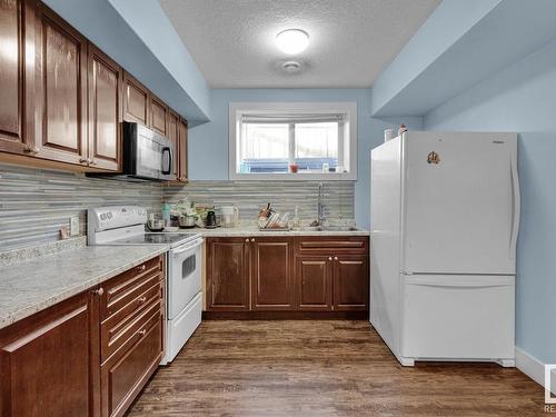 5264 17 Avenue, Edmonton, AB - Indoor Photo Showing Kitchen