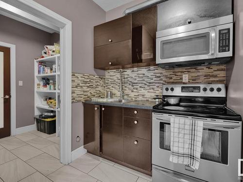 5264 17 Avenue, Edmonton, AB - Indoor Photo Showing Kitchen