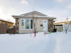 4519 32A Avenue  Edmonton, AB T6L 4K7