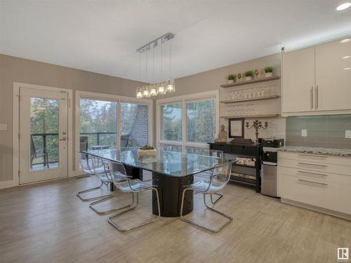 84 Valleyview Crescent, Edmonton, AB - Indoor Photo Showing Dining Room