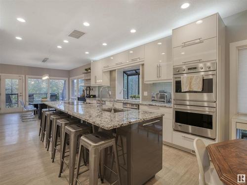 84 Valleyview Crescent, Edmonton, AB - Indoor Photo Showing Kitchen With Upgraded Kitchen