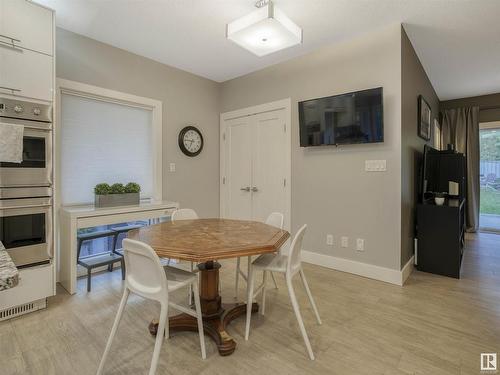 84 Valleyview Crescent, Edmonton, AB - Indoor Photo Showing Dining Room