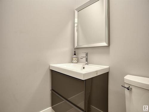 84 Valleyview Crescent, Edmonton, AB - Indoor Photo Showing Bathroom