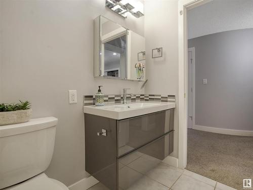 84 Valleyview Crescent, Edmonton, AB - Indoor Photo Showing Bathroom