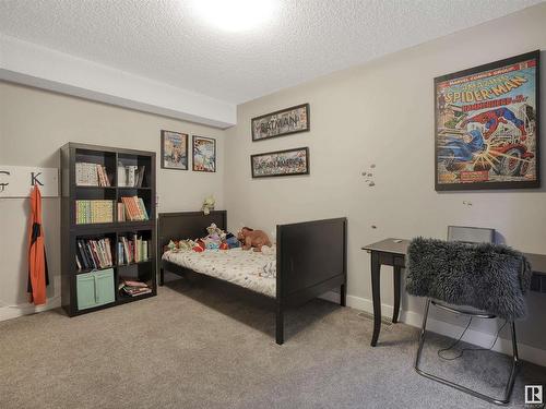 84 Valleyview Crescent, Edmonton, AB - Indoor Photo Showing Bedroom