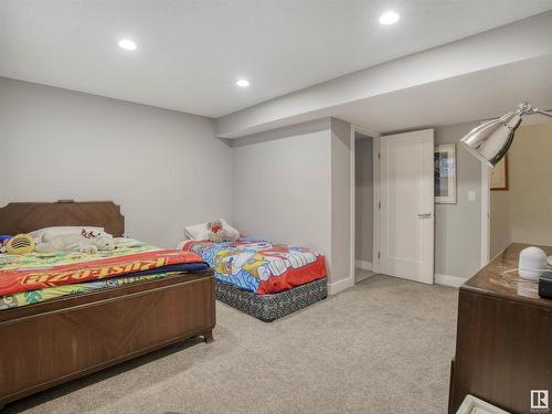 84 Valleyview Crescent, Edmonton, AB - Indoor Photo Showing Bedroom