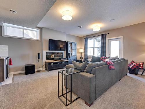 1640 Davidson Green, Edmonton, AB - Indoor