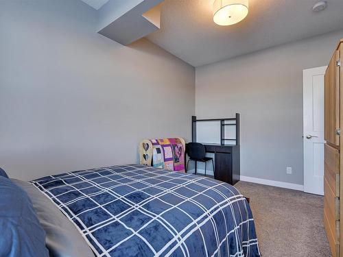 1640 Davidson Green, Edmonton, AB - Indoor Photo Showing Bedroom