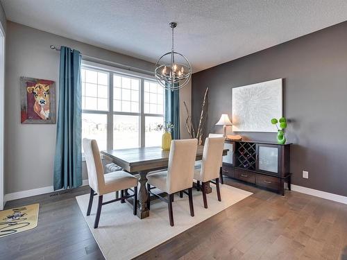 1640 Davidson Green, Edmonton, AB - Indoor Photo Showing Dining Room