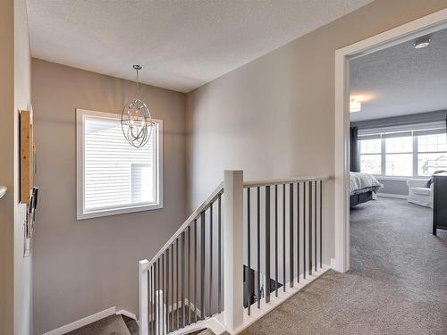 1640 Davidson Green, Edmonton, AB - Indoor Photo Showing Other Room