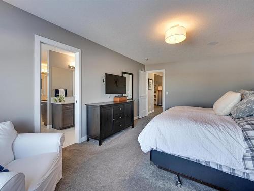 1640 Davidson Green, Edmonton, AB - Indoor Photo Showing Bedroom