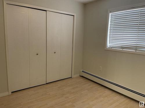 6310 101 Avenue Nw, Edmonton, AB - Indoor Photo Showing Other Room