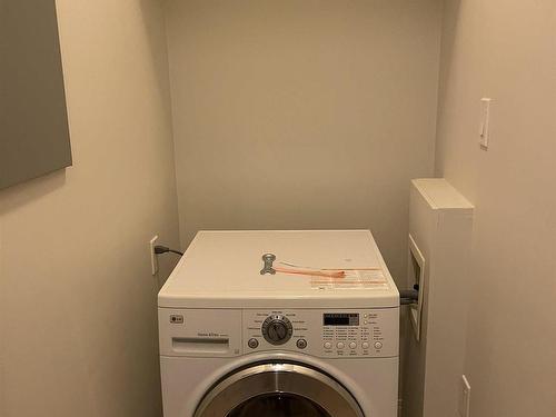 6310 101 Avenue Nw, Edmonton, AB - Indoor Photo Showing Laundry Room