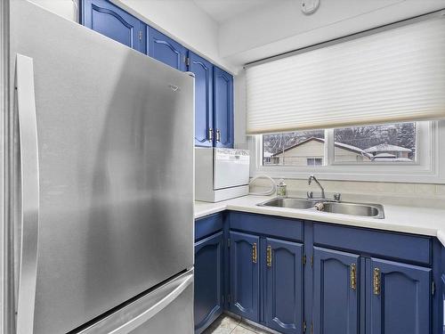 12114 77 Street, Edmonton, AB - Indoor Photo Showing Kitchen With Double Sink