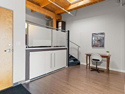 213 10309 107 Street, Edmonton, AB - Indoor