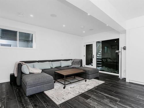 9952 82 Street, Edmonton, AB - Indoor Photo Showing Living Room