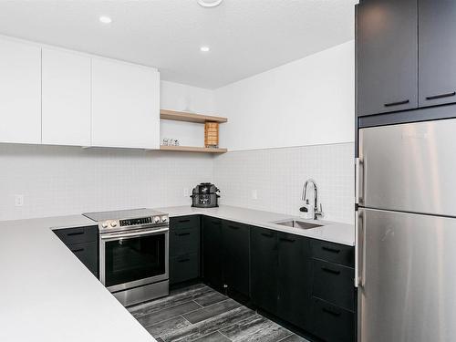 9952 82 Street, Edmonton, AB - Indoor Photo Showing Kitchen With Upgraded Kitchen