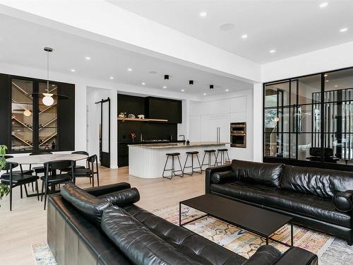 9952 82 Street, Edmonton, AB - Indoor Photo Showing Living Room