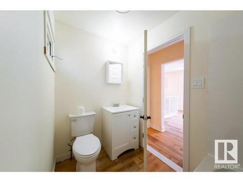 12733 117 Street, Edmonton, AB - Indoor Photo Showing Bathroom